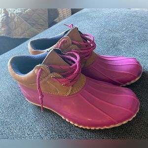 Tommy Hilfiger pink duck boots